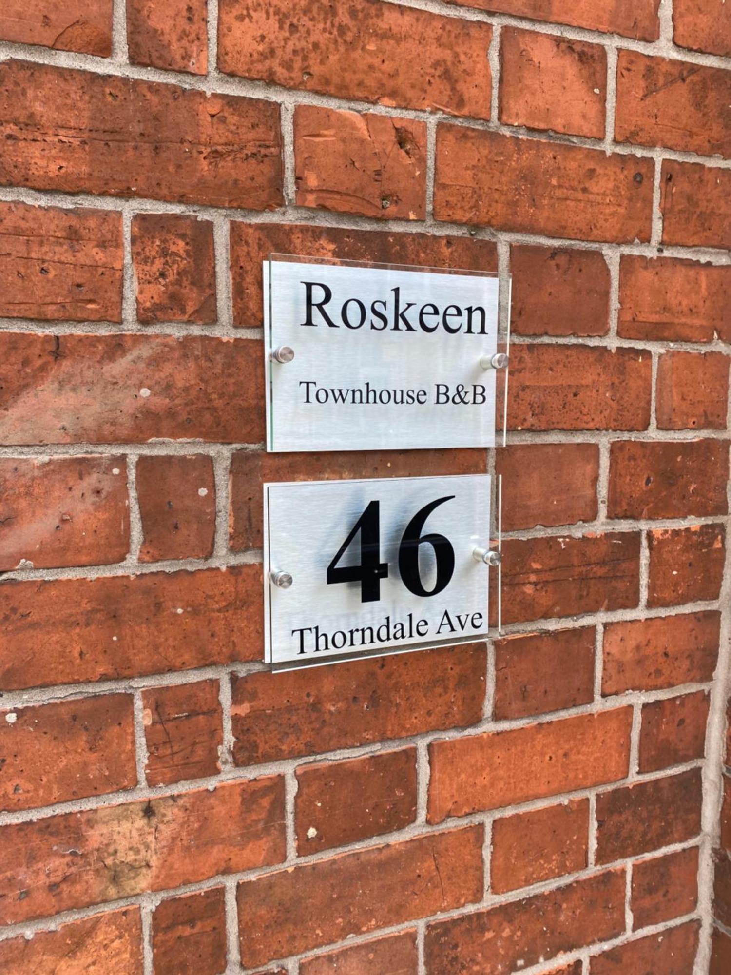 Roskeen Townhouse Belfast Exterior foto